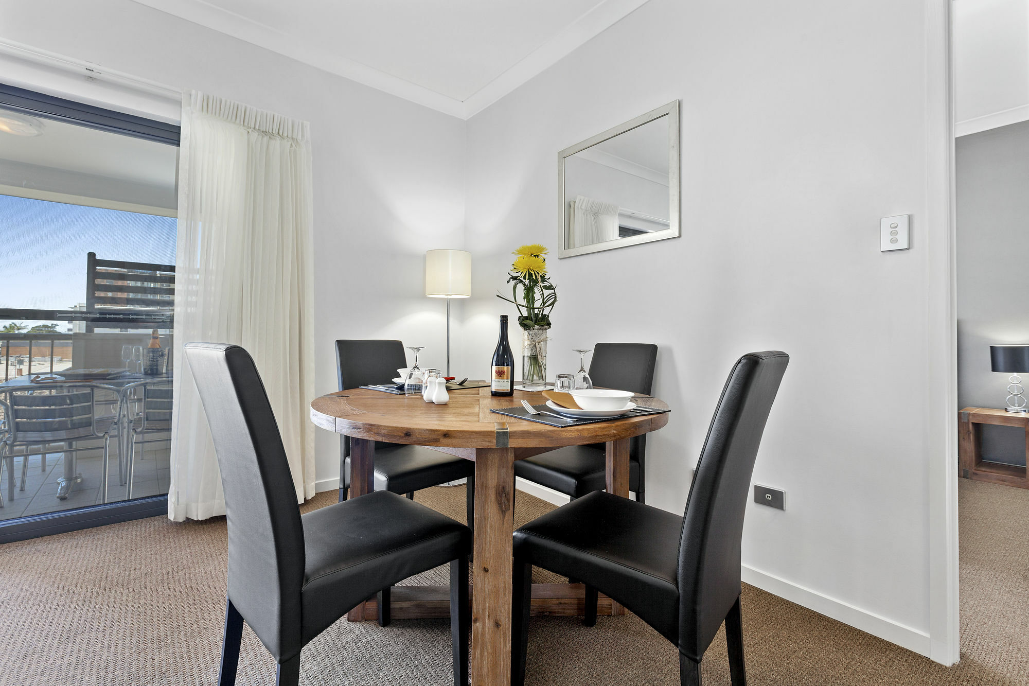 La Vida On Anzac Aparthotel Redcliffe Εξωτερικό φωτογραφία